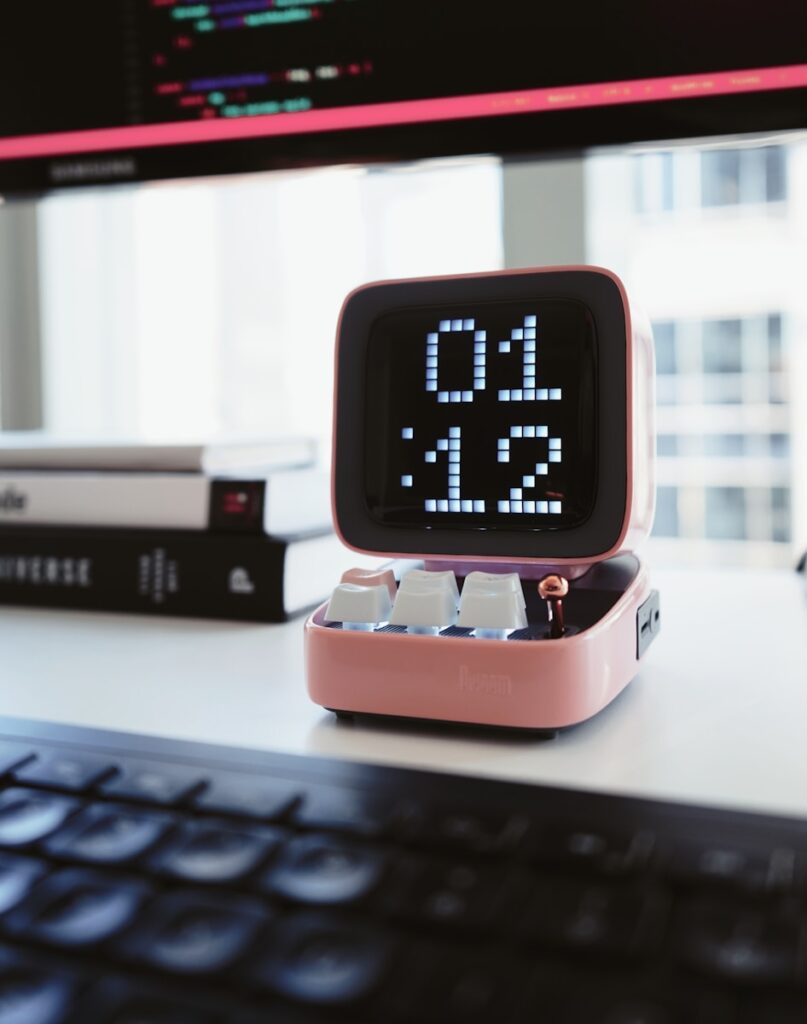 Top 5 Devices that Work Best with USB-C Rechargeable Batteries 4 silver aluminum case apple watch with pink sport band